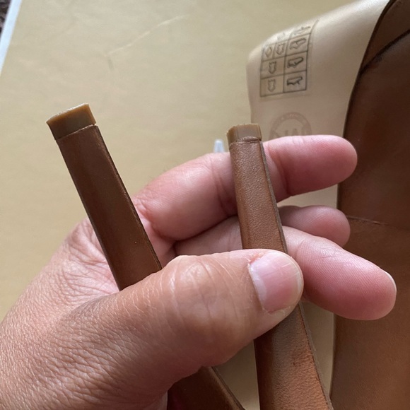 Michael Kors Hamilton Pumps. Like New! Size 8. - Picture 5 of 7